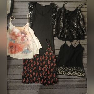 BUNDLE OF 5 LIKE NEW TANK TOPS ALL FIT A SIZE MEDIUM